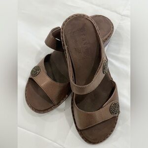 Aravon‎ by New Balance Bronze Metallic Leather Slide Sandals Medallion 8B